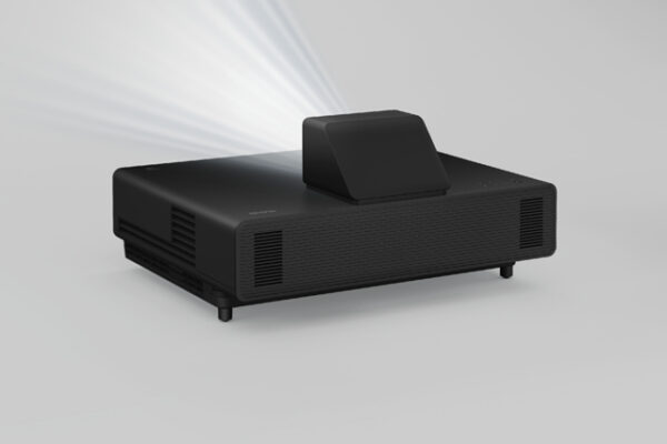 projektor-laserowy-ultrakrotkoogniskowy-epson-eb-805f_Easy-Resize.com